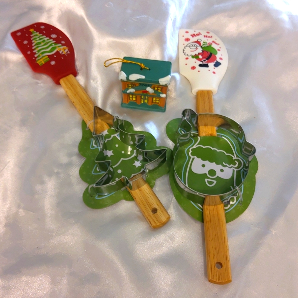 Silicone Spatula  🌲🍂HO  ! HO ! HO! JUST in time for Christmas🌲NWT